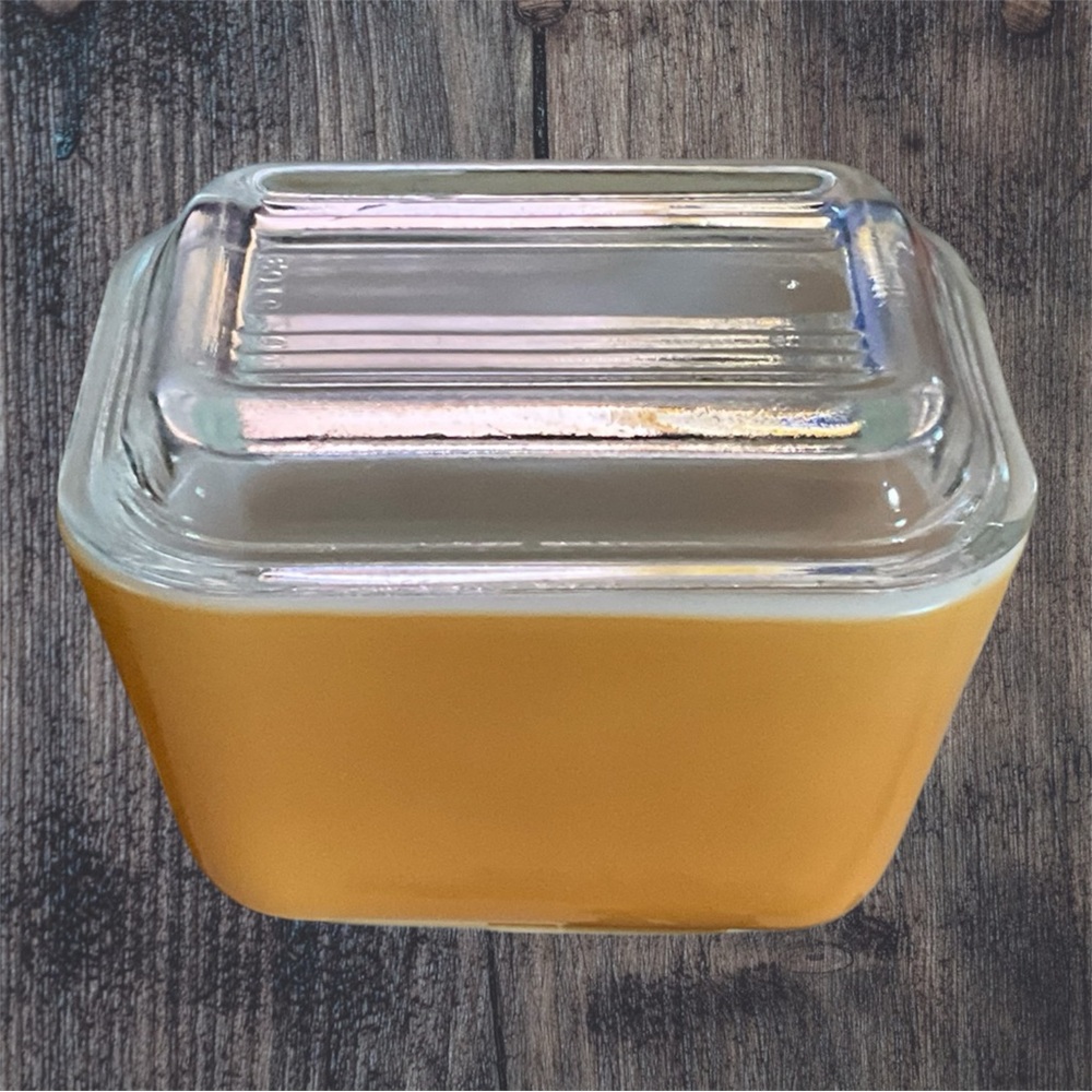 Vintage Pyrex Refrigerator Storage Dish w/ Glass Lid 1950’s